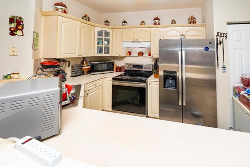 6940 Nw 5th Pl, Miami, FL, 33150-3914 | Card Image