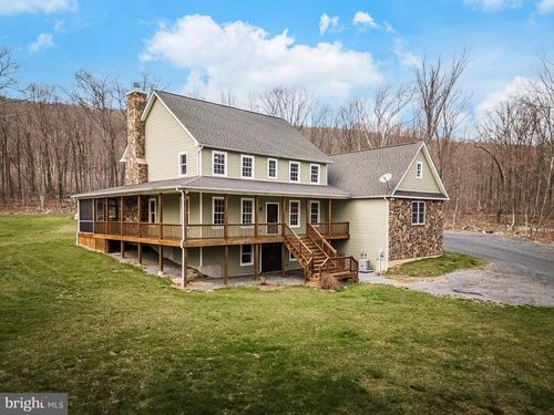 114 Bruce Ln, WIND GAP, PA, 18091-9003 | Card Image