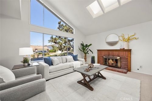 18312 Hartlund Ln, Huntington Beach, CA, 92646-1563 | Card Image