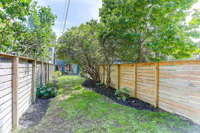14 Marion St, House attached with 3 bedrooms, 3 bathrooms and null parking in Toronto ON | Image 39