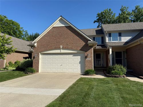 22693 Coachlight Cir, Taylor, MI, 48180-6380 | Card Image