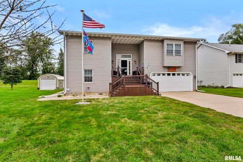 513 2nd Ave W, Andalusia, IL, 61232-9001 | Card Image