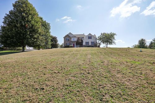 1 Brewster Ct, Washingtonville, NY, 10992-1022 | Card Image