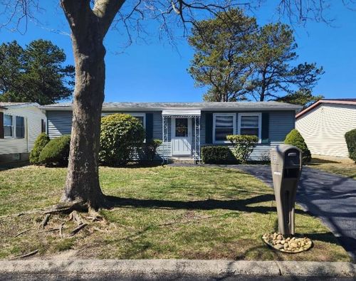 22 Limetree Dr, Manorville, NY, 11949-3116 | Card Image