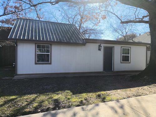 512 Irby Ln, Irving, TX, 75061-7052 | Card Image