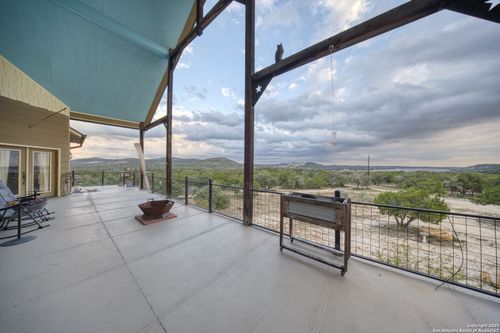 189 Scenic Sunset, Lakehills, TX, 78063-7315 | Card Image