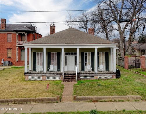 1115 Grove St, Vicksburg, MS, 39183-2913 | Card Image