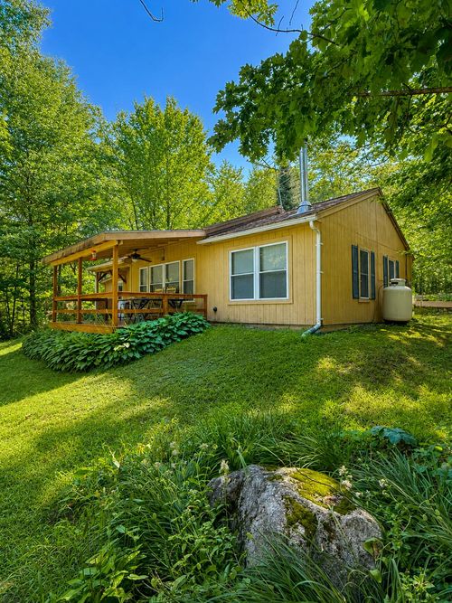 32 Luckman Rd, Saint Albans, ME, 04971-7242 | Card Image