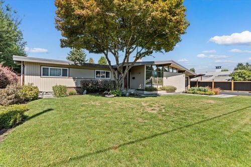 46661 Macken Ave, Chilliwack, BC, V2P3B9 | Card Image