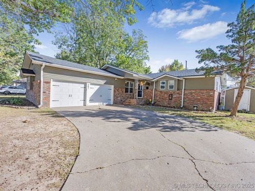 2014 Harvard Ave, Miami, OK, 74354-3915 | Card Image