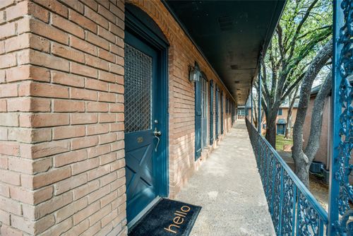 215-6027 E University Blvd, Dallas, TX, 75206-4637 | Card Image