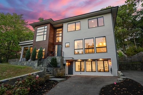 61 Lakeview Ave, Newton, MA, 02460-2349 | Card Image