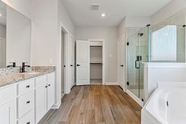 10518 Sutter Creek Dr, House other with 3 bedrooms, 2 bathrooms and 2 parking in Iowa Colony TX | Image 7