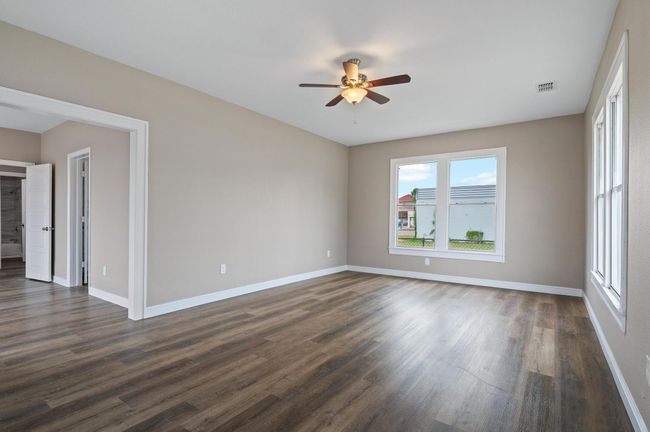 118 W Gandy St, Home with 0 bedrooms, 0 bathrooms and null parking in Denison TX | Image 5