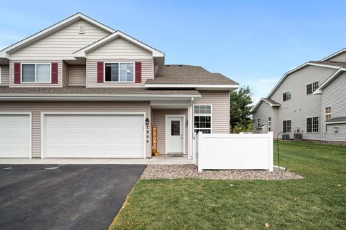 1866 Bridgewater Boulevard S, Cambridge, MN, 55008 | Card Image