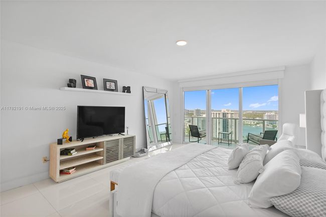 UNIT-2807 - 3301 Ne 183 Rd St, Condo with 3 bedrooms, 4 bathrooms and null parking in Aventura FL | Image 24