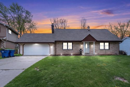 1666 Dellwood Court, Grafton, WI, 53024 | Card Image