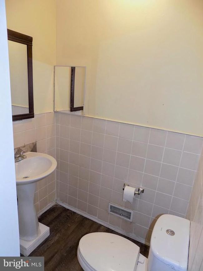 804 N Front St, Townhouse with 3 bedrooms, 2 bathrooms and null parking in CAMDEN NJ | Image 4