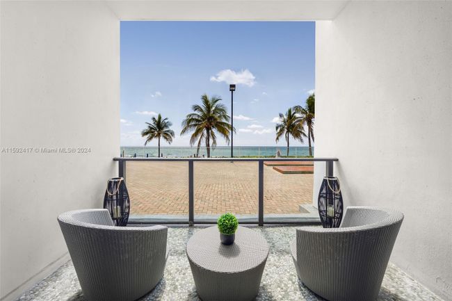 203 - 2301 S Ocean Dr, Condo with 2 bedrooms, 2 bathrooms and null parking in Hollywood FL | Image 23