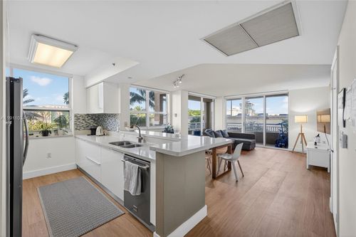 apt-313-19501 W Country Club Dr, Aventura, FL, 33180-2472 | Card Image