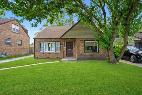 8742 S Washtenaw Ave, Evergreen Park, IL, 60805-1131 | Card Image