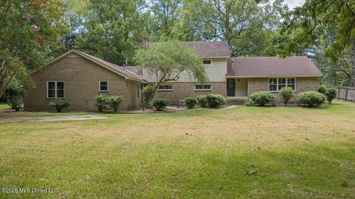 820 Strayhorn Street, Senatobia, MS, 38668 | Card Image