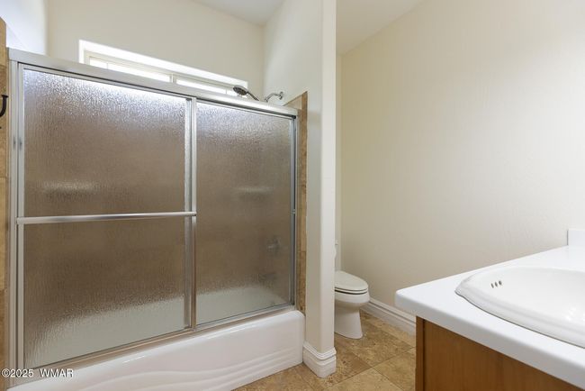 Bathroom 2 | Image 37