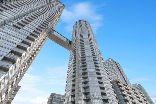 4102-21 Iceboat Terr, Toronto, ON, M5V4A9 | Card Image