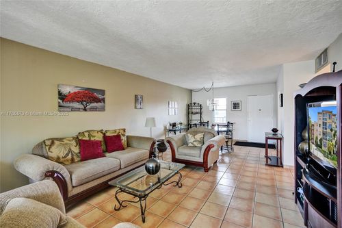 apt-405-2811 Somerset Dr, Lauderdale Lakes, FL, 33311-1935 | Card Image
