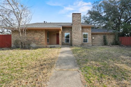 1934 Creek Wood Ct, Irving, TX, 75060-6746 | Card Image