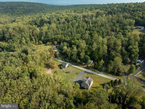 370 Hopewell Rd, ELVERSON, PA, 19520-8807 | Card Image