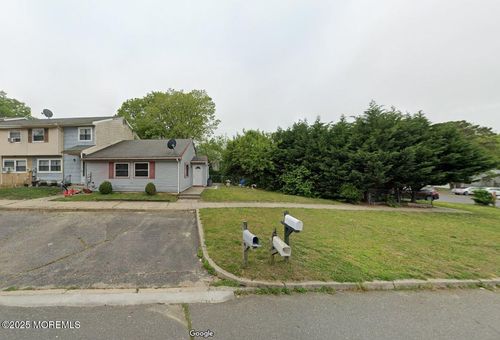 6 Potomac Ct, Barnegat, NJ, 08005-1613 | Card Image