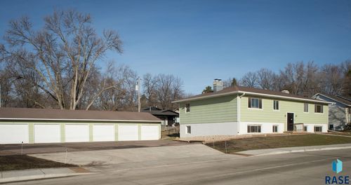 3005 S Cliff Ave Avenue, Sioux Falls, SD, 57105 | Card Image