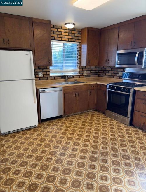 2859 Foskett Ave, Concord, CA, 94520-5528 | Card Image