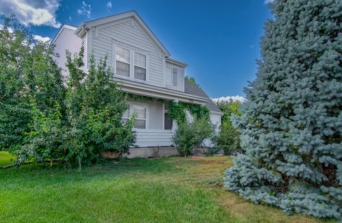 752 S Parkside Dr, Round Lake, IL, 60073-4260 | Card Image