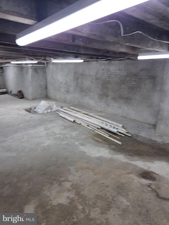 Commercial Sale in BALTIMORE 5