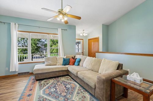 606 Garfield Ave, Evansville, WI, 53536-1068 | Card Image