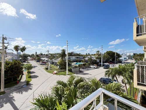 apt-304-900 Ne 18th Ave, Fort Lauderdale, FL, 33304-3051 | Card Image