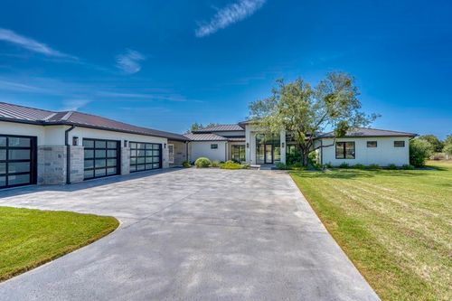 172 Westgate Loop, Horseshoe Bay, TX, 78657-2118 | Card Image