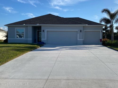 8352 Laguna Cir, Micco, FL, 32976-8106 | Card Image