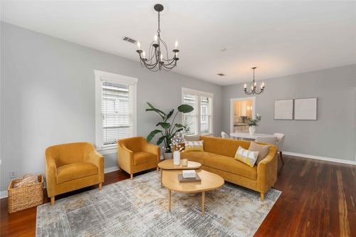 1222 Arlington St, Houston, TX, 77008-7052 | Card Image