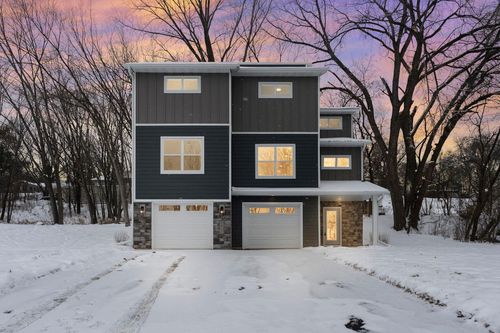 2817 Victoria St N, Roseville, MN, 55113-1947 | Card Image