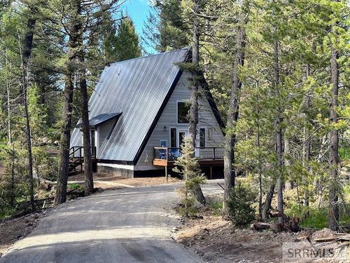 2773 Ne Sagehen Dr, Island Park, ID, 83429 | Card Image