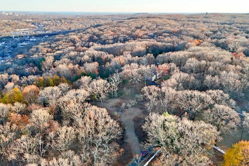 24 Burma Rd, Woodbridge, CT, 06525-2109 | Card Image