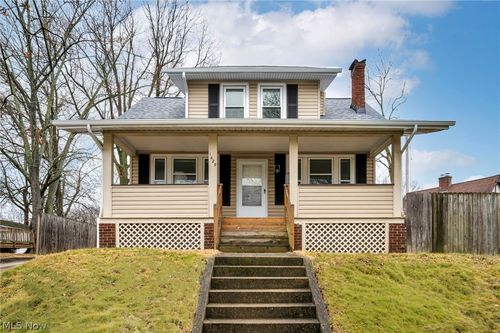 1429 Bellows St, Akron, OH, 44301-2005 | Card Image