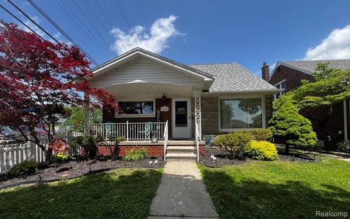 15854 Englewood Ave, Allen Park, MI, 48101-1764 | Card Image