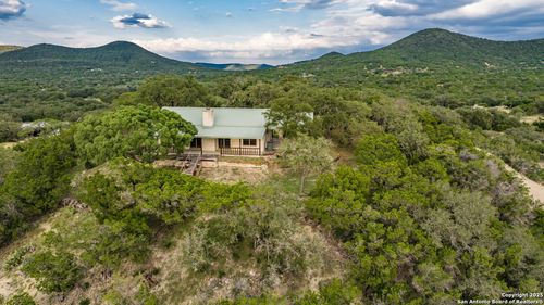 599 Mountain View Rd, Utopia, TX, 78884-2598 | Card Image