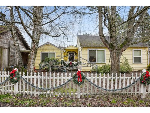 4563 Hazelgreen Rd Ne, Salem, OR, 97305-3510 | Card Image