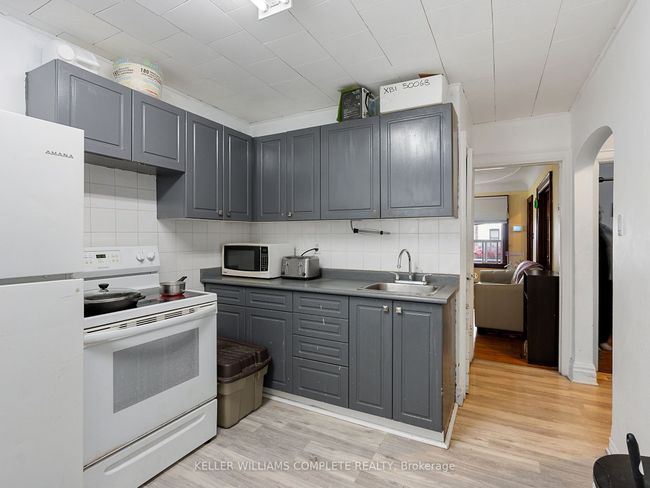 174 Park Row N, House other with 2 bedrooms, 2 bathrooms and null parking in Hamilton ON | Image 18