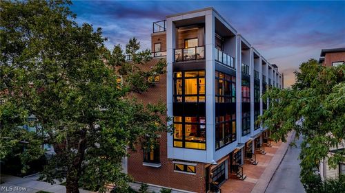 3118 Vine Ct, Cleveland, OH, 44113-2900 | Card Image